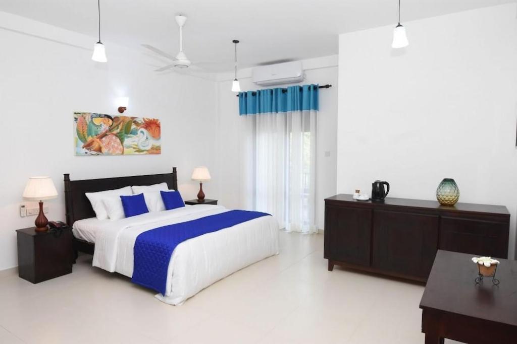 Blue Spring Hotel Wadduwa Kamer foto