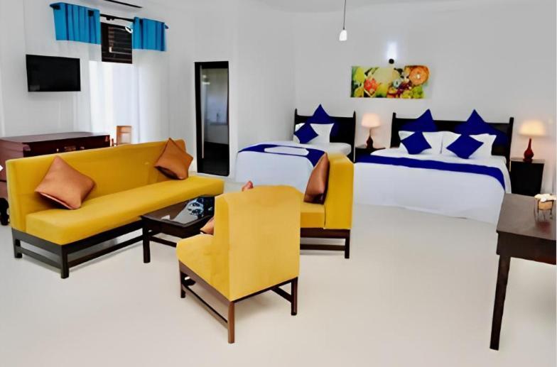 Blue Spring Hotel Wadduwa Buitenkant foto