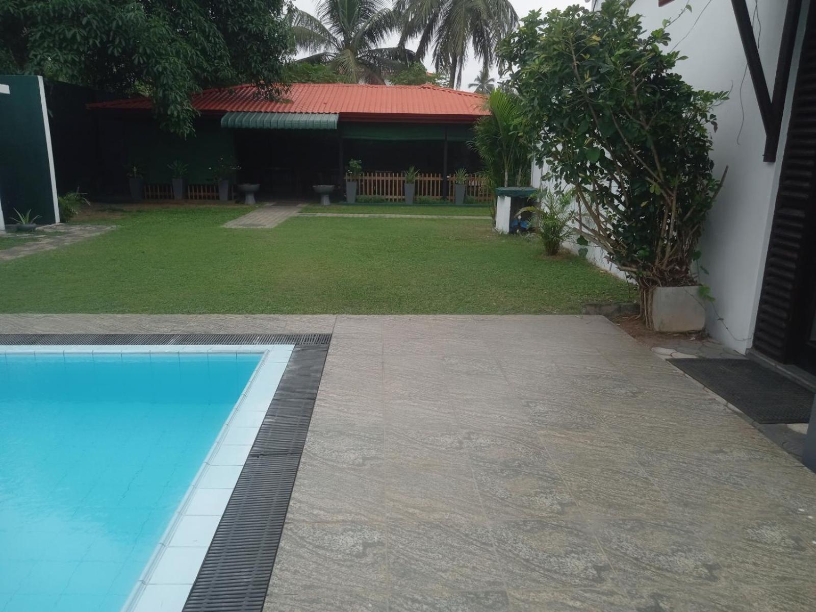 Blue Spring Hotel Wadduwa Buitenkant foto