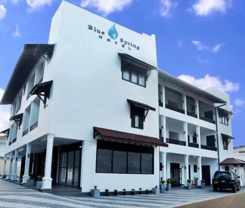 Blue Spring Hotel Wadduwa Buitenkant foto